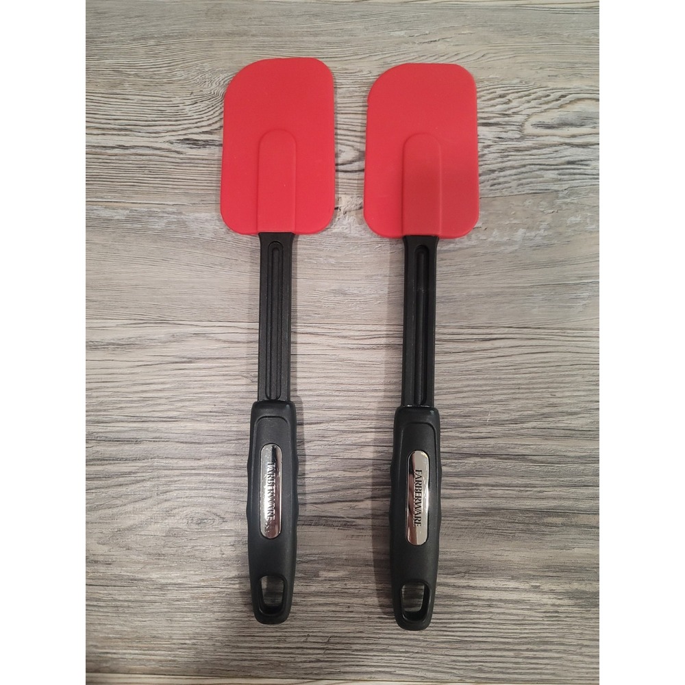 Farberware 2 Red rubber spatulatas great shape 11 1/2 long hard plastic handles